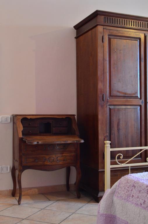 Affittacamere La Torre Montalcino Habitación foto